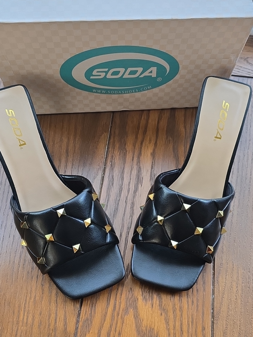 NIB Soda VIVAS-S Black Quilted Studded Block Heel Slide Sandals